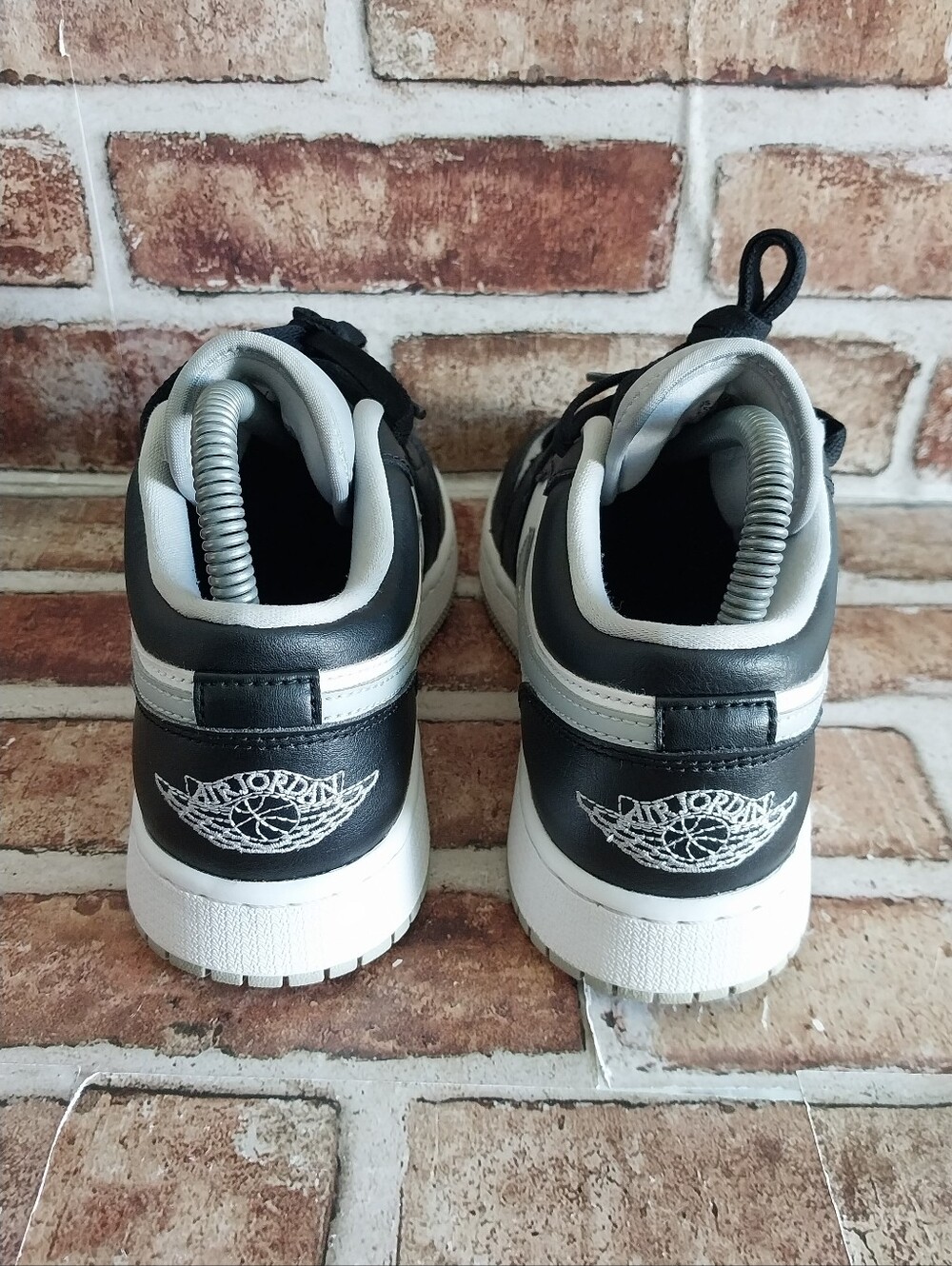 Pre-owned 2020 Jordan 1 Low - Picture 5 of 11